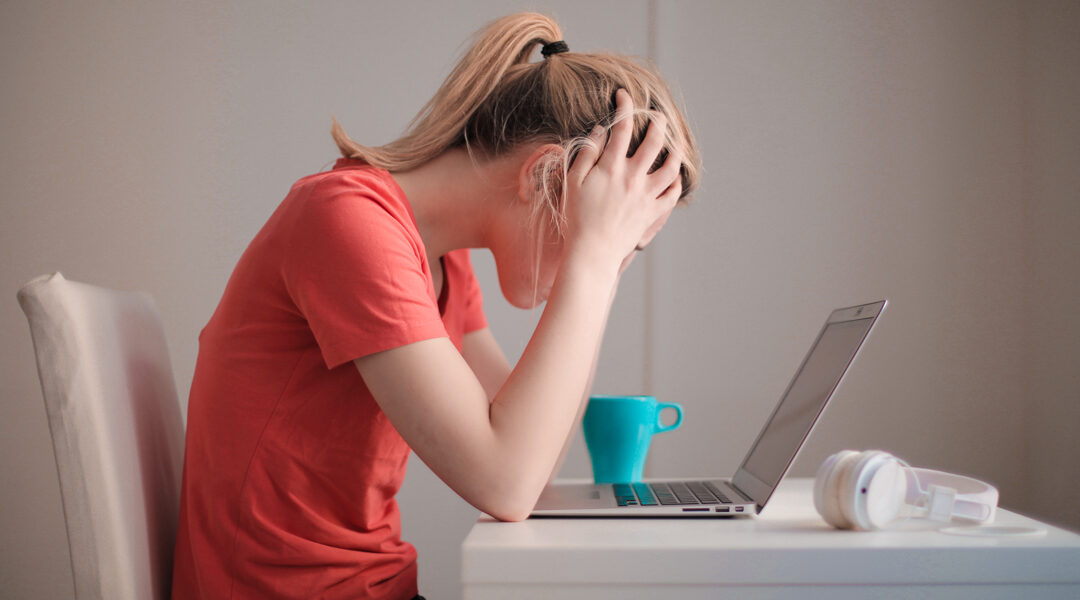 Télétravail & confinement : prévenir le burn-out grâce au droit à la déconnexion